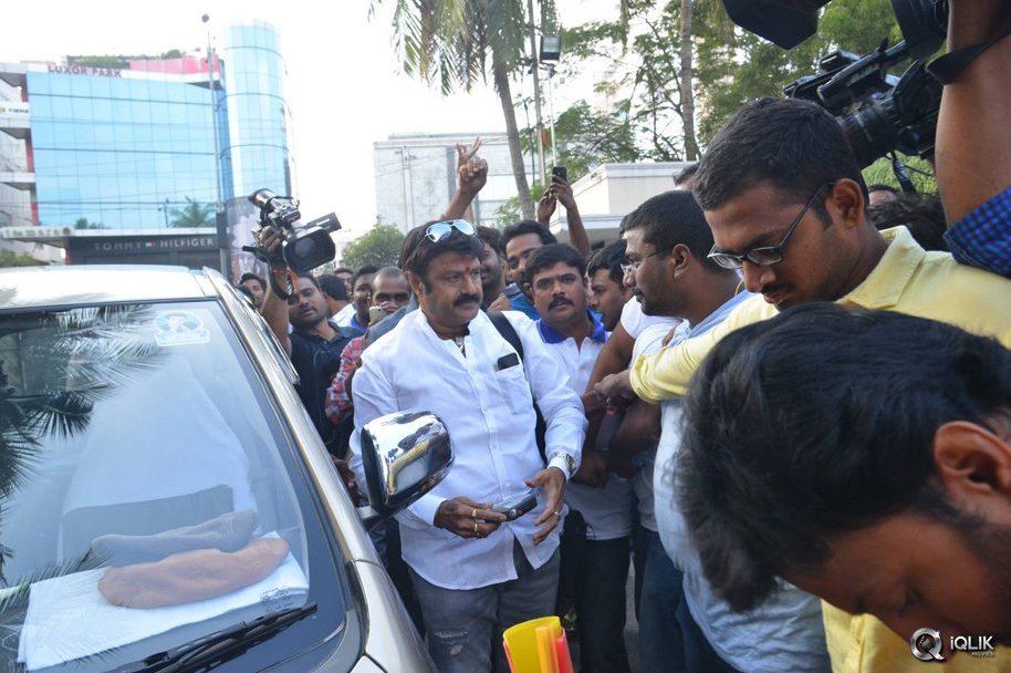 Dictator-Movie-Team-Amaravathi-Tour